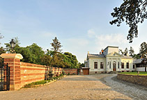  Polizu Manor House - Boutique Hotels, Distinctive Accommodations - Iasi, Romania