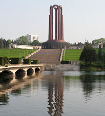 bucharest-monument-park.jpg