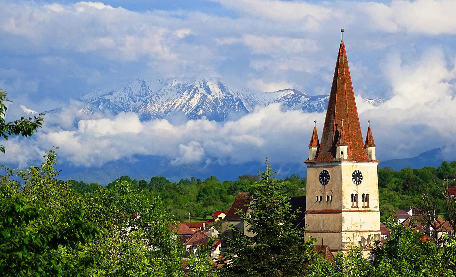 Cisnadie Fortified   Church - Transylvania Romania