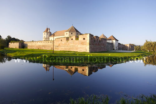 Fagaras Fortress Image - Transylvania, Romania