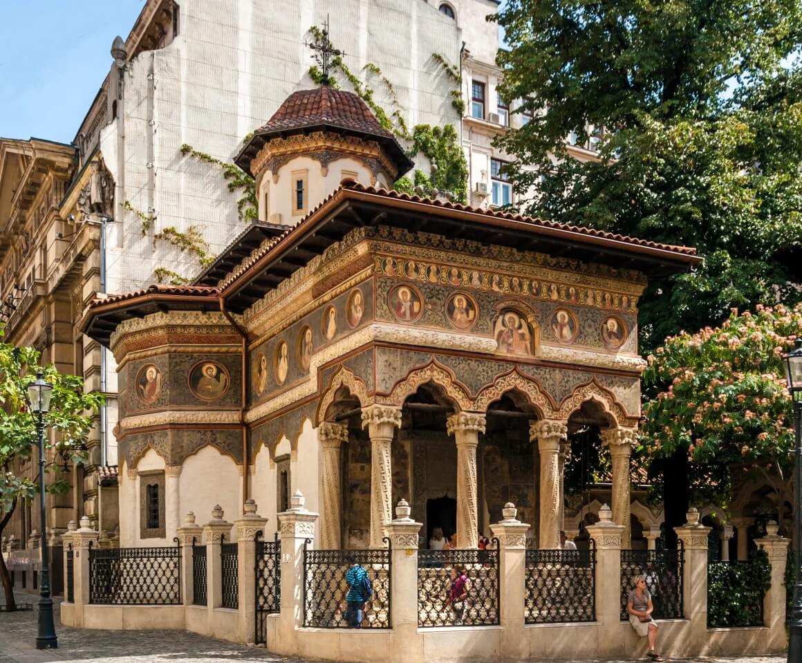 stavropoleos chiesa Bucarest romania.jpg