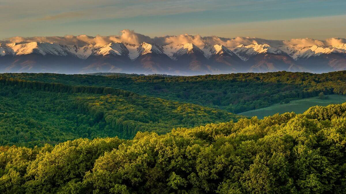 macizo-de-fagaras-en-rumania-montañas-carpatas