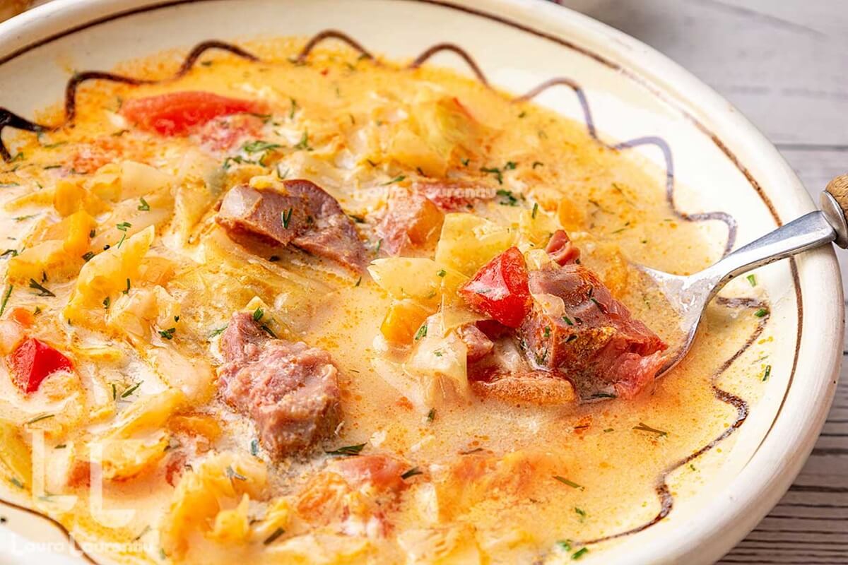 transylvania-food-lucskos-luscios-cabbage-and-smoked-shank-sour-suppe