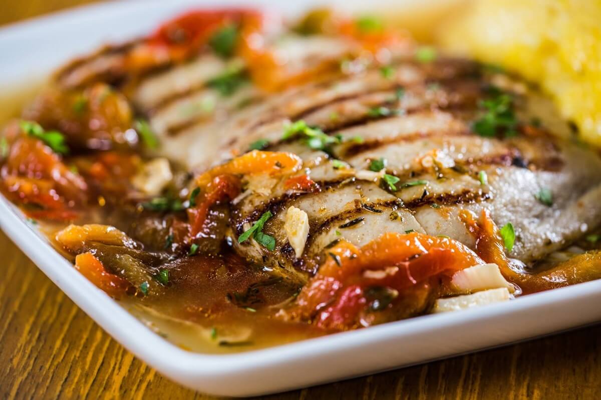 rumänien-saramura-de-crap-grilled-carp-in-mild-sole