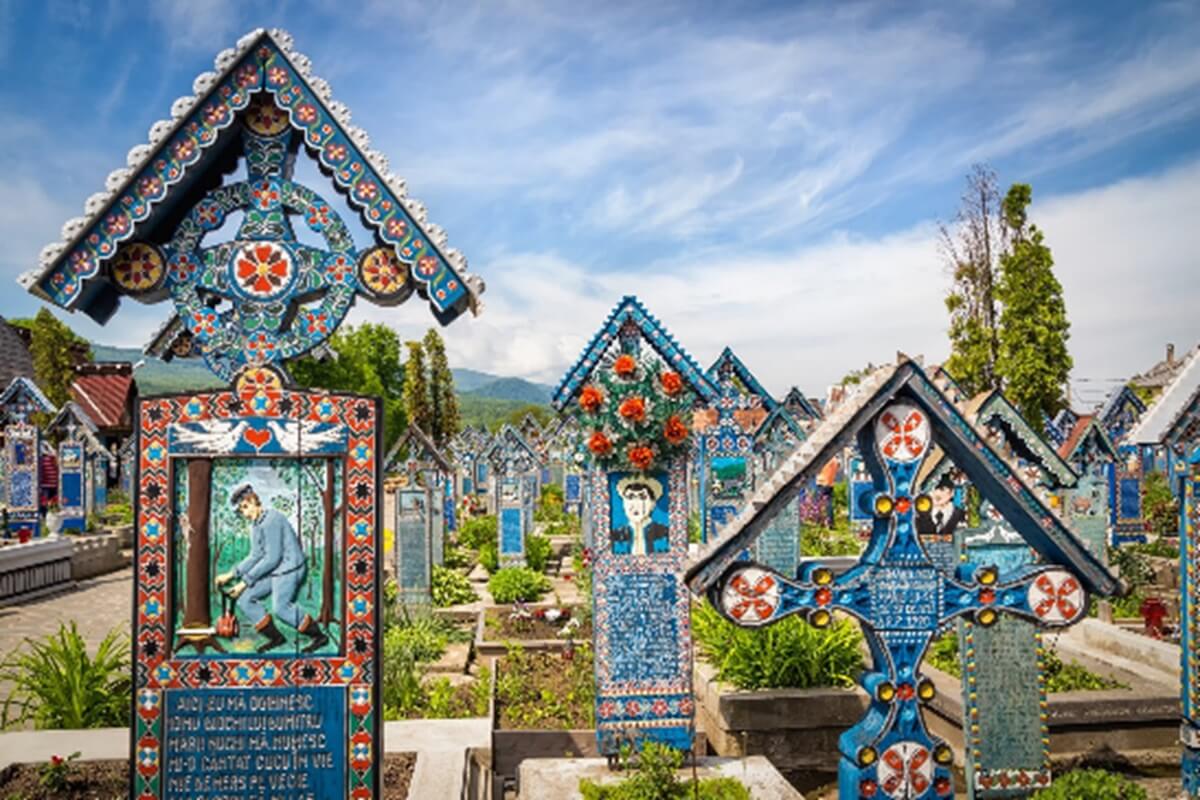 Cemitério Feliz na região de Maramures