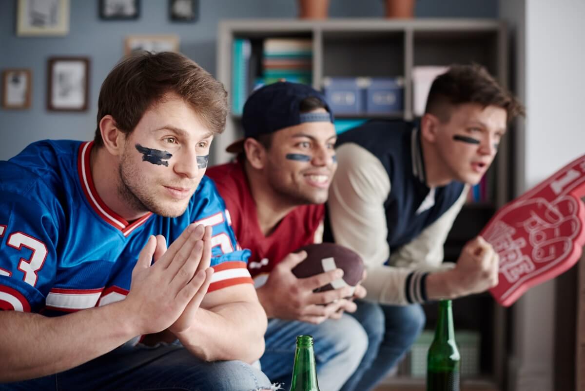young-men-watching-sports