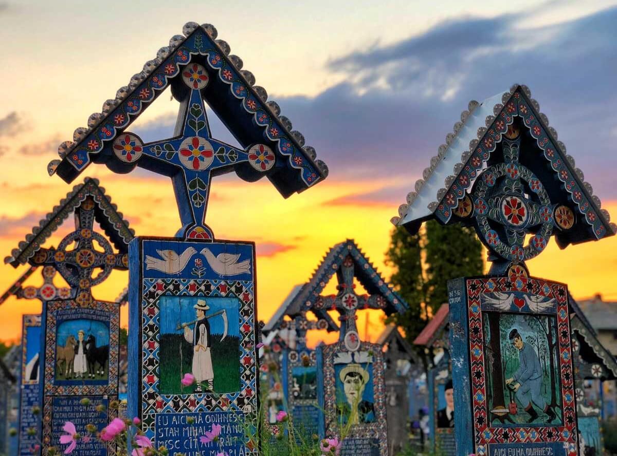 der fröhliche Friedhof in der Region Maramures