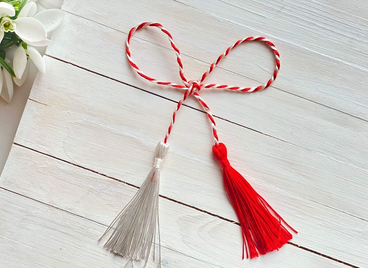 martisor - beyaz - kırmızı - iplik
Seyahatleriniz için